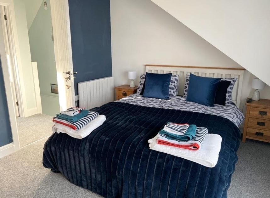 Orchard Lodge -Coastal Retreat, New Build, Village Views, Private Garden And Terrace Saint Brides Major Eksteriør billede