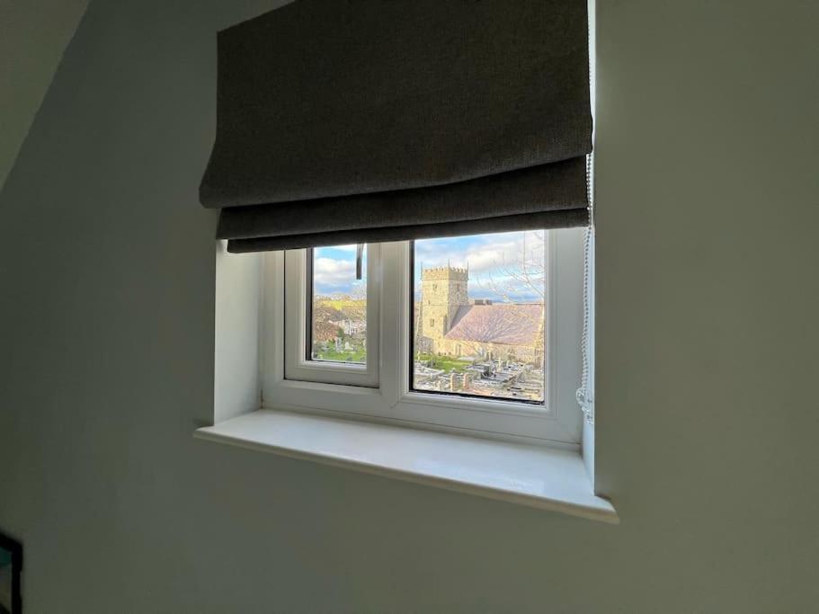 Orchard Lodge -Coastal Retreat, New Build, Village Views, Private Garden And Terrace Saint Brides Major Eksteriør billede