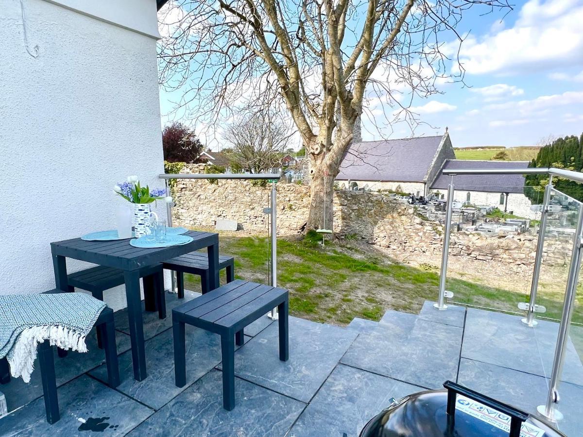 Orchard Lodge -Coastal Retreat, New Build, Village Views, Private Garden And Terrace Saint Brides Major Eksteriør billede